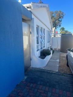home away - Bellville South - 4