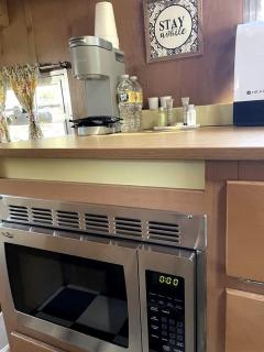 Cozy Camper Amazing to Reconnect with Nature in Gatlinburg, Tennesse - 1