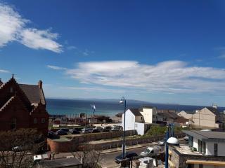 Peninsula Penthouse Apartment Portrush Town Centre - 2