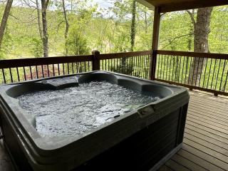 Beautiful Fully Furnished Cabin with Hot-Tub and Game Room in Gatlinburg, Tennesse - 4