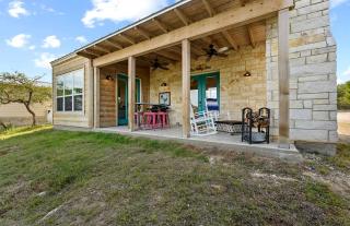 Beautiful Pet-Friendly Cottage with Outdoor Fireplace for a Wonderful Escape in Nature near Austin, Texas - Hammetts Crossing - 5