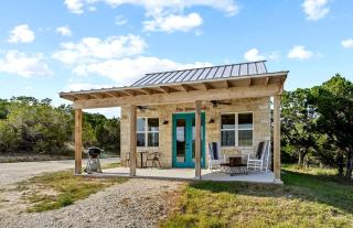 Cozy Hill Country Cottage Rental for Romantic Weekend Getaways from Austin - Hammetts Crossing - 0