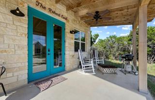 Cozy Hill Country Cottage Rental for Romantic Weekend Getaways from Austin - Hammetts Crossing - 1