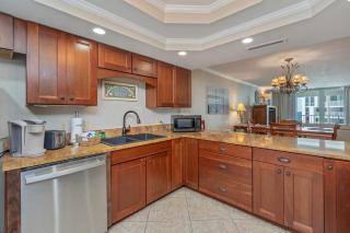 1115 Beach front Condo Shoreline Towers Free Beach Setup - 3