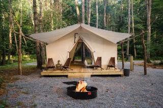 Luxury Group Safari Tent Complete with Firepit and Patio, Perfect for a Weekend Escape to the Adirondacks - Corinth - 4