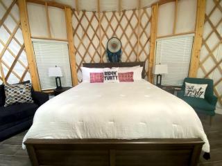 Beautiful Yurt Rental with River Access in Livingston, for Amazing Glamping Escapes in Texas - 8