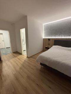 Sobe Plantić - - 4