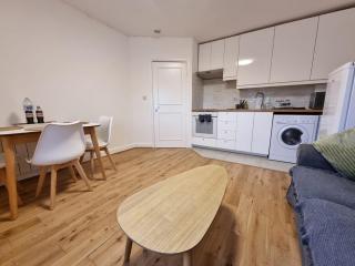 Boutique Contemporary Hyde Park Flat - London - 9