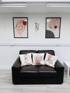 Great space with garden and parking - Worcester Park - 8