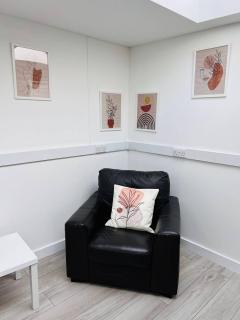 Great space with garden and parking - Worcester Park - 3