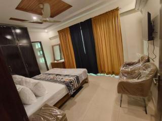 Evclave Hotel by Royal Group - Lahore - 1