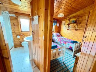 Wide Water Lodge, Pet Friendly, Hoburne passes included - 9