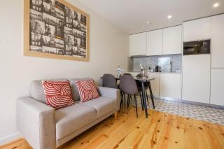 Luxury Style 7 with AC Downtown Porto near Metro - Porto - 9