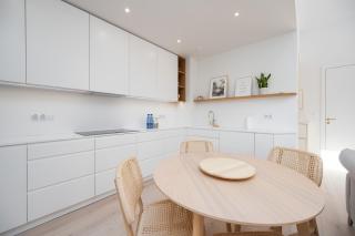 Classy White by OneApartments - Danzig - 3
