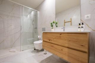 Luxury Style 6 with AC Downtown Porto near Metro - Porto - 6