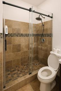 Modern Home - Termpurpedic Queen bed, Laundry, Free Parkging, EV Tesla - 7