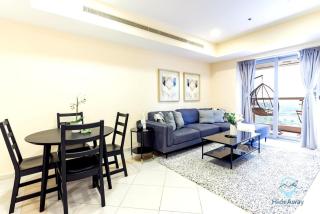 1BR Cool Vibes Pool Views Dubai Marina - 9