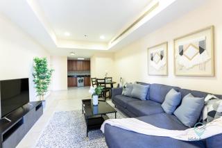 1BR Cool Vibes Pool Views Dubai Marina - 6