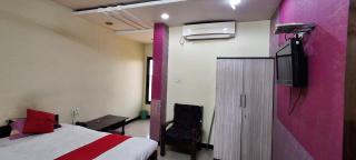 Shri Radhe Krishna Hotel & Restaurant - Burhānpur - 1