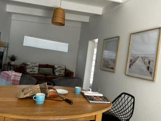 BEACHees - cute central cottage - Kleinmond - 4
