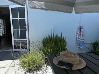 BEACHees - cute central cottage - Kleinmond - 1
