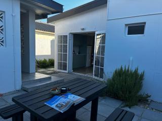 BEACHees - cute central cottage - Kleinmond - 3