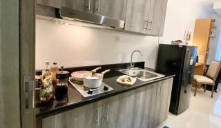 Sleek 1 BR APT at FAME Residences with Balcony - Manila - 9