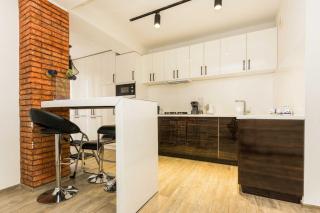 Downtown Panorama-1 BR with living - 3