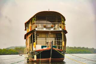 Luxury 3BHK Floating Villa in North Goa - Agarvado - 3