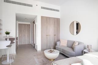 VayK - Cozy Studio with a Balcony & Pool View - 9