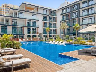 VayK - Cozy Studio with a Balcony & Pool View - 3