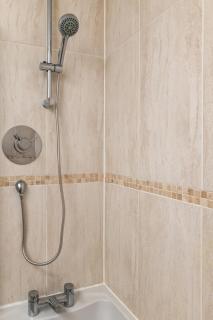 Queens Crescent - Stylish retreat and Tranquil - 9