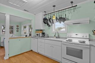 Mr, Bennie's Cafe home - Harkers Island - 2
