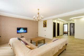 Downtown Spacious Apartment - Tbilisi - 7