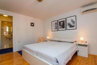 Apartments and Rooms Ille - 2