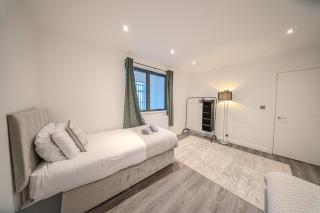 9 Royal Oak Brentwood - 2 Bed - Free Secure Parking - Contractor Stays - Long Stays - 8