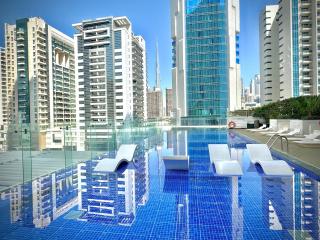Charming 2BR Apartment in the Heart of Business Bay by Bhavan Vacation Homes - Dubai - 6