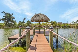 Natural Wonder, Private Dock on Canal with Tiki Hut - Villa Loch Ness Landing-Roelens Vacations - Cape Coral - 8
