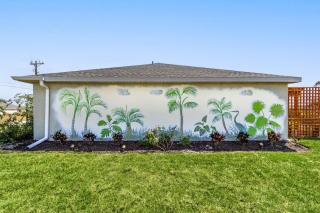 Natural Wonder, Private Dock on Canal with Tiki Hut - Villa Loch Ness Landing-Roelens Vacations - Cape Coral - 5