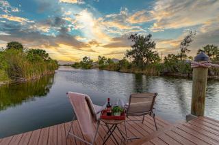Natural Wonder, Private Dock on Canal with Tiki Hut - Villa Loch Ness Landing-Roelens Vacations - Cape Coral - 1