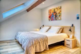 Dream Factory - Loft & Private Cinema 6P, 8 minutes from Disneyland - 6