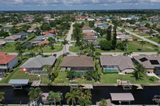 Luxury Interior, Relaxing With Pool! - Cape Coral - 3