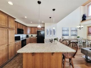 New! Peaceful Mountain Views, Deck, Trails Nearby - Swiss - 4
