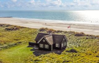 Three-Bedroom Holiday Home In Blavand - Blåvand - 0