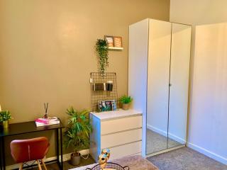 Stunning Double Room with own Bathroom - 4