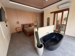 KIKI VILLAGE BATHTUB - Canggu - 0
