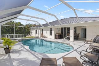 On The Canal With Private Pool! - Cape Coral - 7