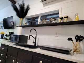 Cute Tiny House with Fire Pit in Danville, Georgia for Relaxing Glamping Escapes in Nature - - 2