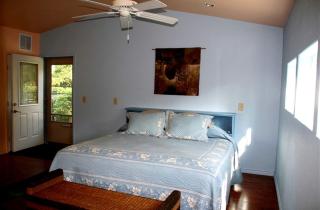 Enchanting Room Rental with Stunning Lake Views near Houston, Texas - Burnet - 9