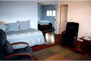 Enchanting Room Rental with Stunning Lake Views near Houston, Texas - 3